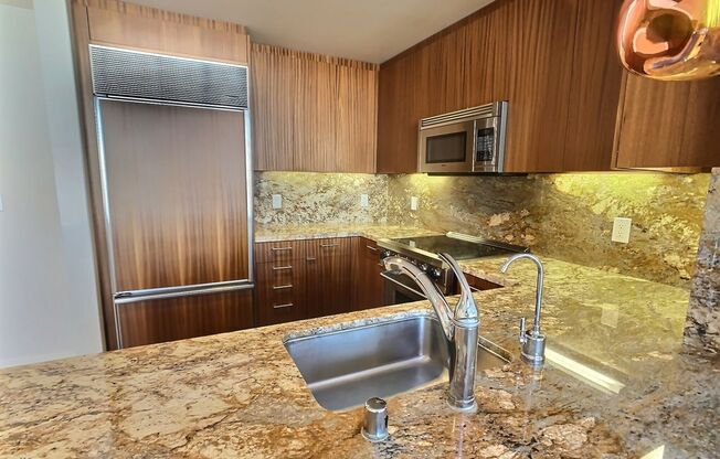 Luxury 1 Bedroom Condo at Axis on the 20th Floor – Custom Finishes Throughout, Beautiful Views!