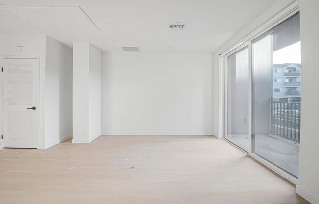 1 bed, 1 bath, 611 sqft, $2,595, Unit 100