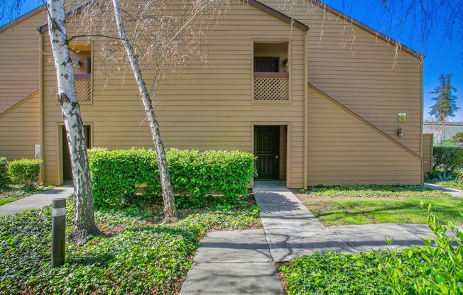 2 Bedroom, 2 Baths Condo in Serra Crest Community - San Jose