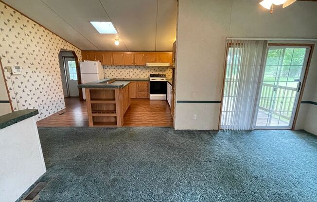 3 beds, 2 baths, $1,650