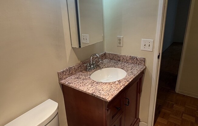 2 beds, 2 baths, 900 sqft, $3,300, Unit 3E