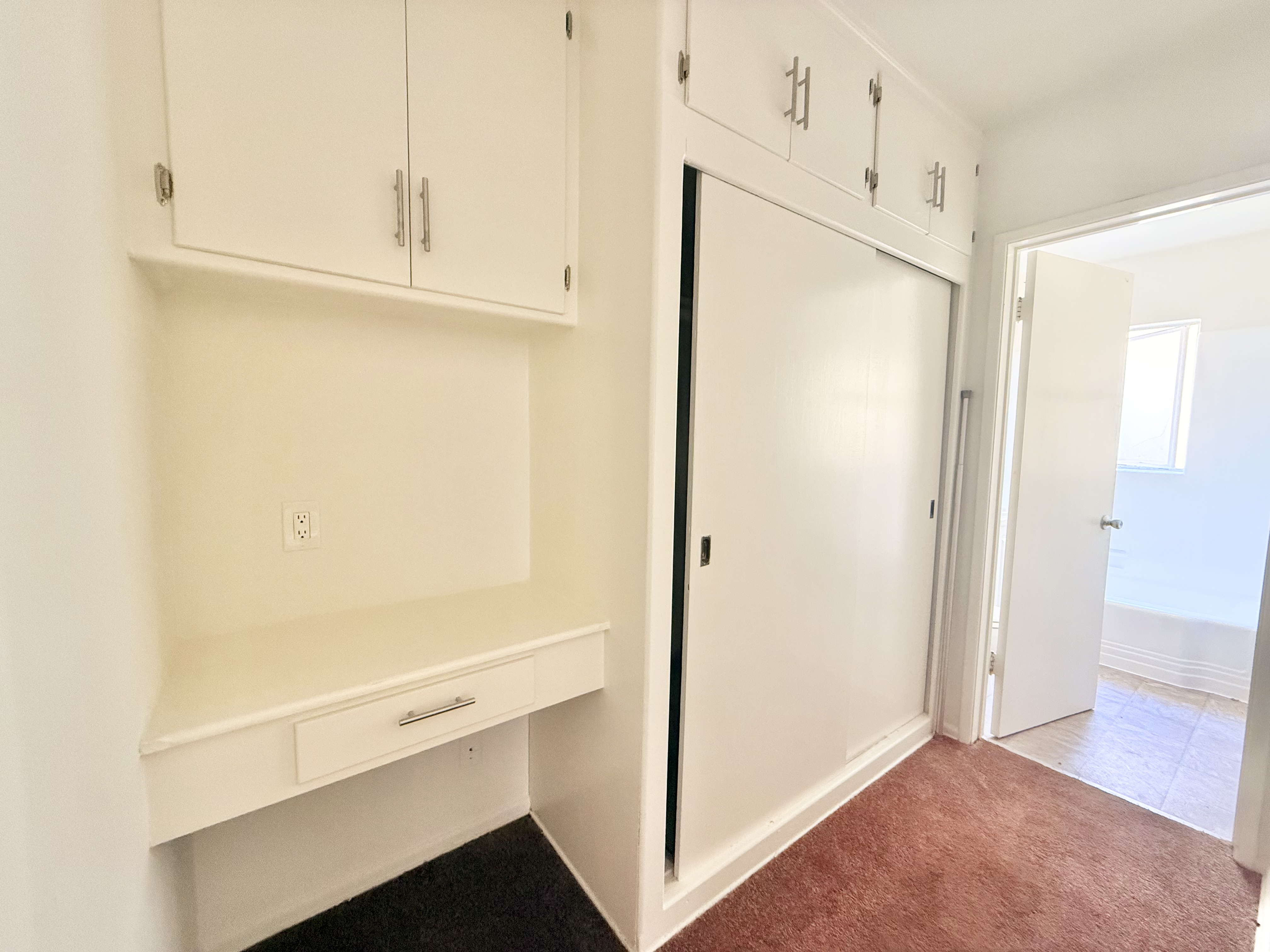 731 S MANSFIELD