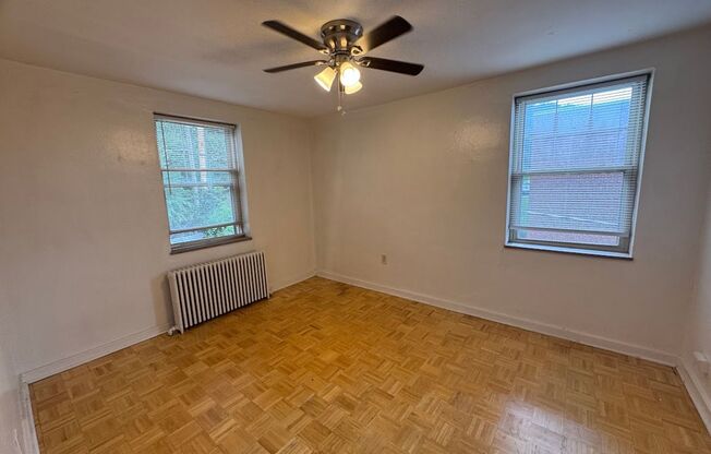 3 beds, 1 bath, 800 sqft, $2,075, Unit 410C