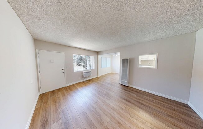 6000 FULTON AVE