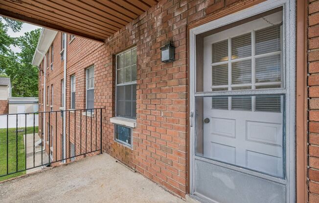 3 beds, 2 baths, 1,209 sqft, $2,330, Unit 115