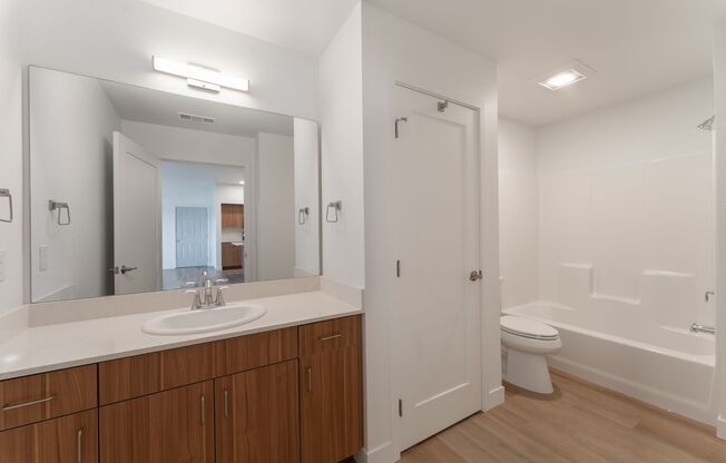 1 bed, 1 bath, 927 sqft, $1,695, Unit Z3610-103