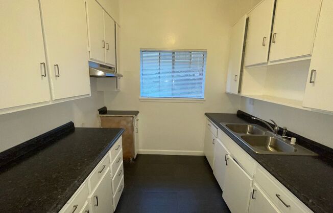 Studio, 1 bath, 300 sqft, $1,400, Unit 104