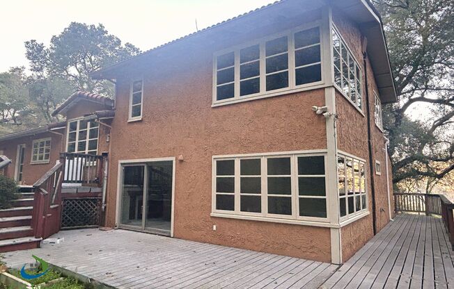 $4,595 - Large Gorgeous 3/2 Tri-Level Home with Beautiful Views in Gilroy near Wineries