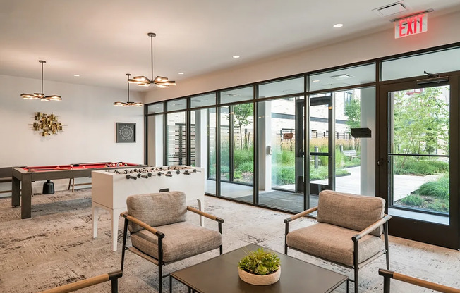 2 beds, 1 bath, $4,101, Unit 605