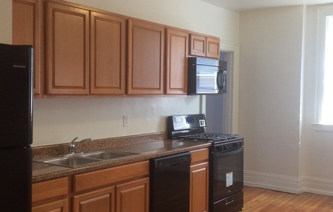 1 bed, 1 bath, $895, Unit Apt 3