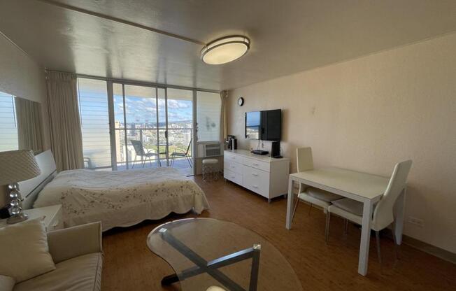 1 bed, 1 bath, 420 sqft, $2,080