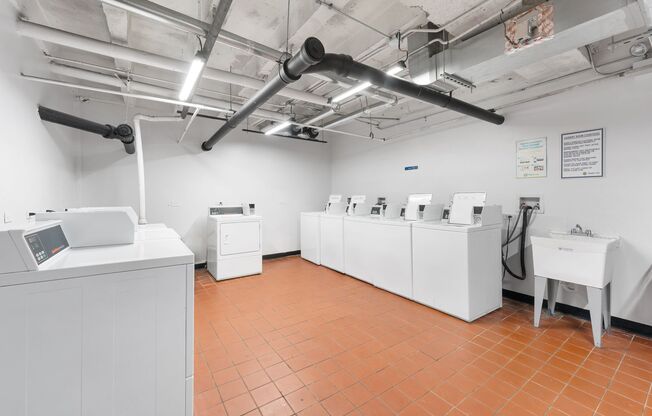 Studio, 1 bath, 250 sqft, $1,275, Unit 7450-32