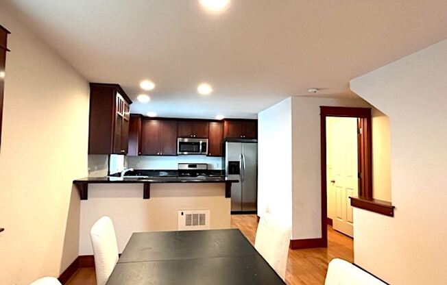 5228 Brooklyn Ave NE Unit B