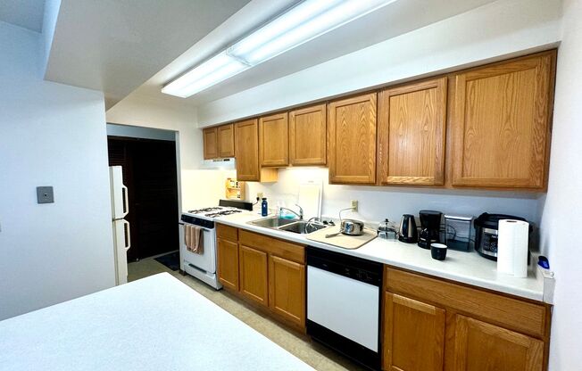 1 bed, 1 bath, $1,095, Unit 303