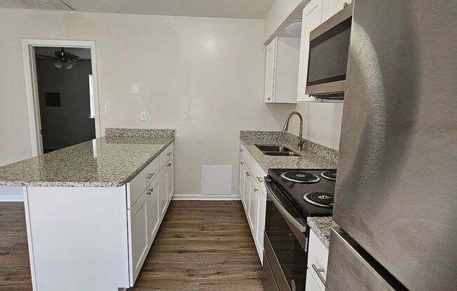 1 bed, 1 bath, $950, Unit 3595