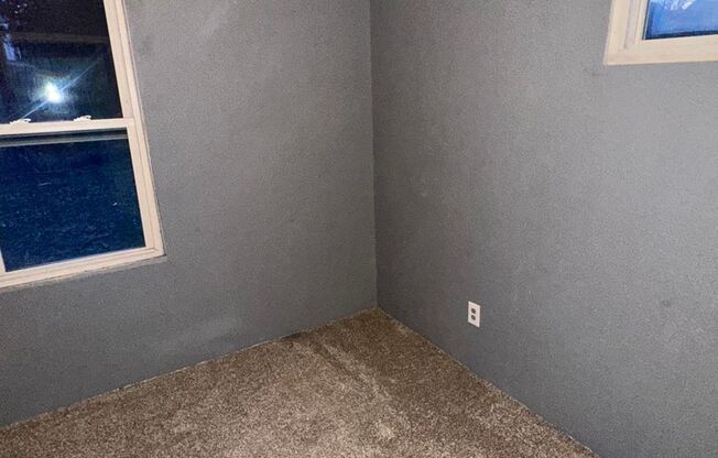 Large 6-7 bedroom home ready to rent