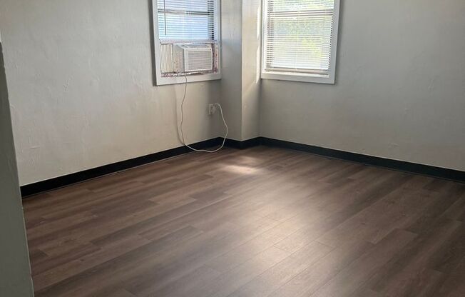 2 beds, 1 bath, 820 sqft, $1,300, Unit 06D