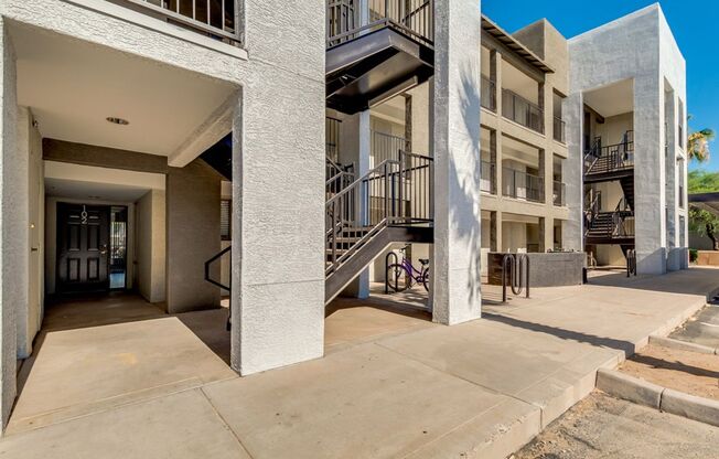 2 beds, 2 baths, 850 sqft, $1,395, Unit 102