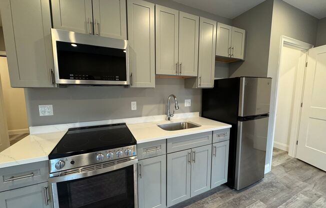 Studio, 1 bath, $1,900, Unit 403