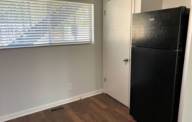 1 bed, 1 bath, 770 sqft, $995