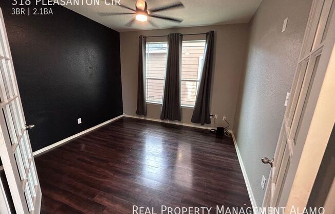 3 beds, 2.5 baths, 2,429 sqft, $1,999