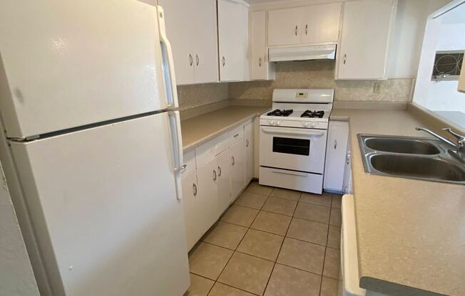 2 beds, 1 bath, $1,350