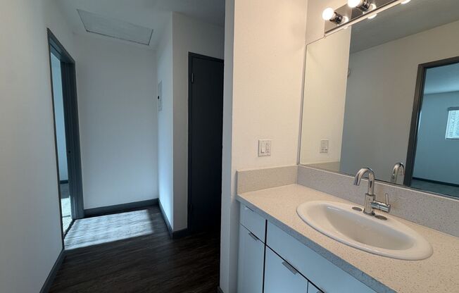 2 beds, 1 bath, 900 sqft, $3,115, Unit C203