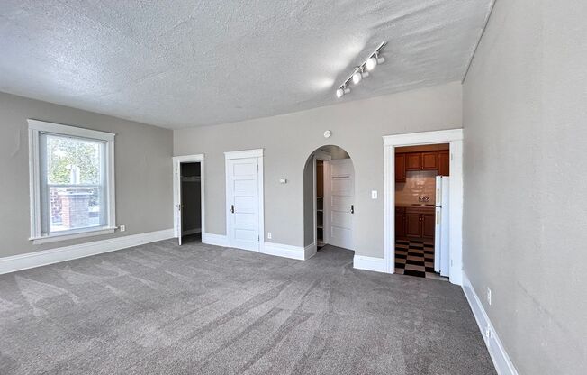 Studio, 1 bath, 500 sqft, $1,095, Unit 08