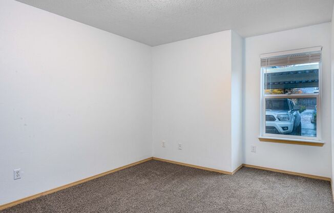 2 beds, 2 baths, 912 sqft, $1,499, Unit 23