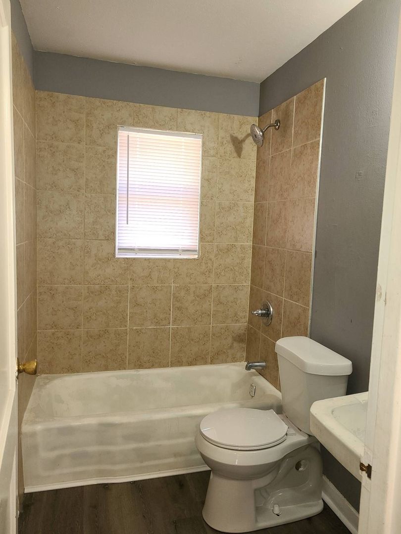 2 bedroom 1 bathroom