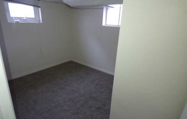 2 beds, 1 bath, $1,100