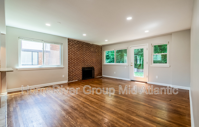 206 WAYNE AVE