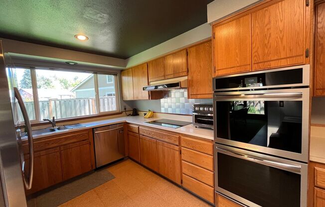 Midcentury modern 4-bedroom, 3-bathroom home tucked into Beaverton’s Highland neighborhood