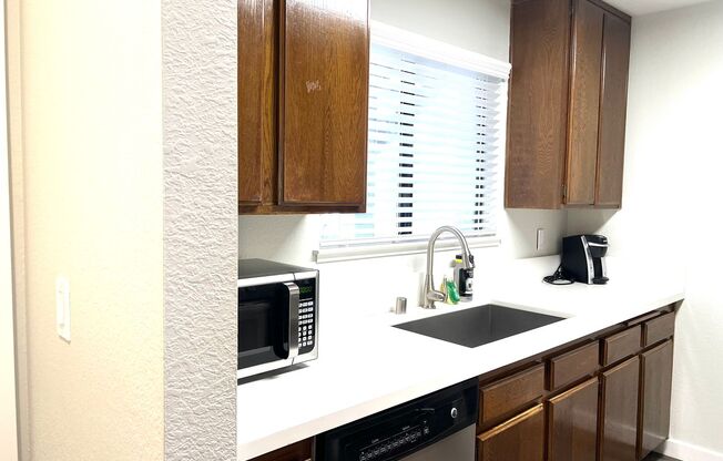 2 beds, 2 baths, 992 sqft, $2,355, Unit 165 (Furnished)