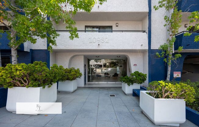 2 beds, 2 baths, $3,500, Unit APARTMENT 533