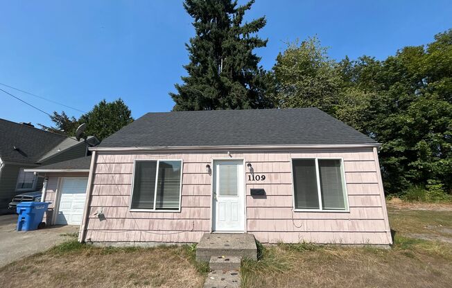 Two Bedroom Home with a Garage - Move in Special