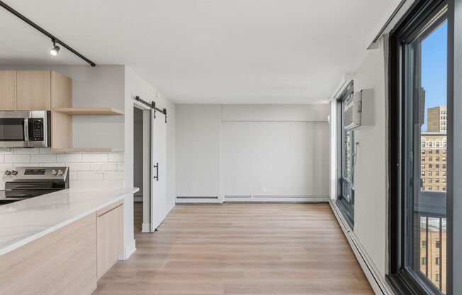 3 beds, 1.5 baths, $3,500, Unit 10C