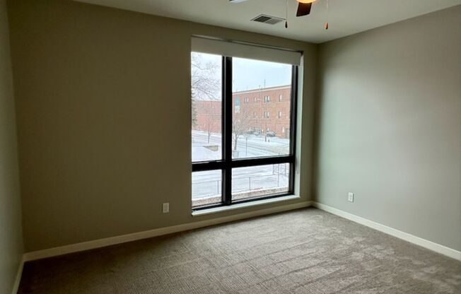 1 bed, 1 bath, 676 sqft, $1,425, Unit 323
