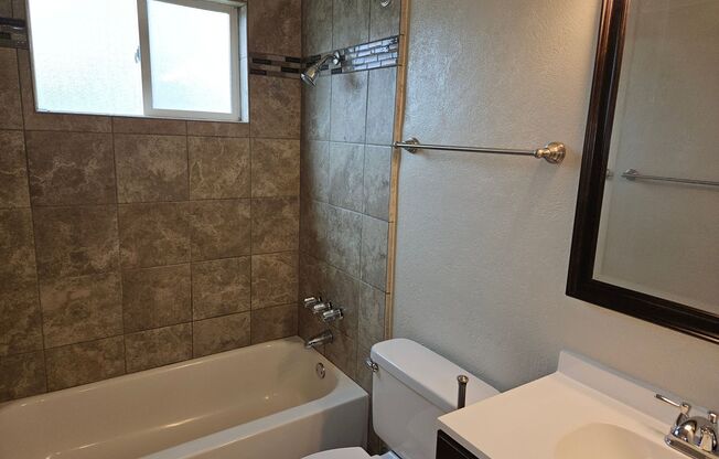 2 beds, 1 bath, $1,200, Unit 590