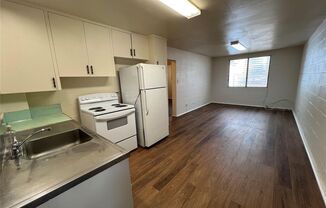 2 beds, 1 bath, 672 sqft, $1,900, Unit 6