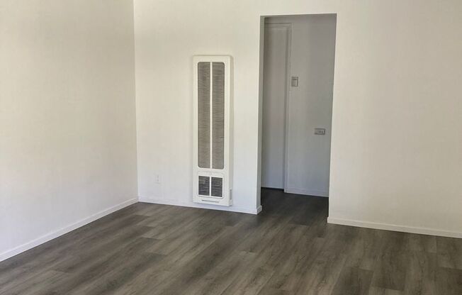 1 bed, 1 bath, 560 sqft, $1,695, Unit 1