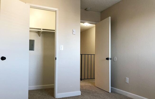 3 beds, 1.5 baths, 1,325 sqft, $2,625, Unit H04