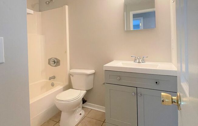 Remodeled 3/2 with huge yard in Sandalwood