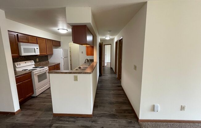 3 beds, 1 bath, 1,040 sqft, $1,695, Unit 3164-306