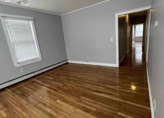 3 beds, 1 bath, 1,150 sqft, $3,200, Unit 1