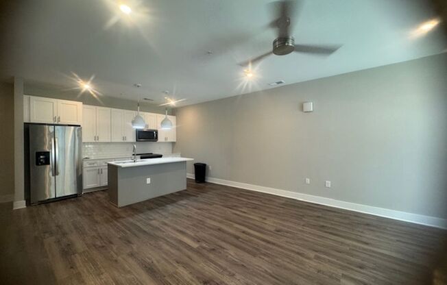 1 bed, 1 bath, 870 sqft, $1,695