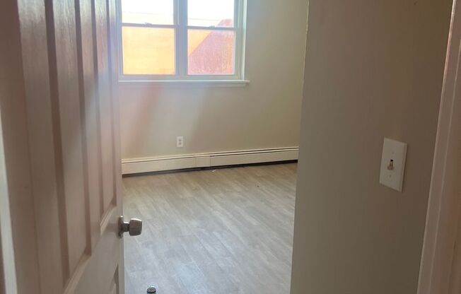 1 bed, 1 bath, 600 sqft, $1,150, Unit 412