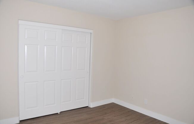 15655 IRON SPRINGS FONTANA 92336 (5 BED / 4 BATH)