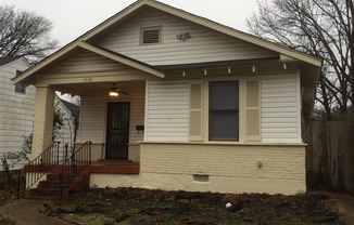 2 bed, 2 bath with Hardwood and Fresh paint near UofM