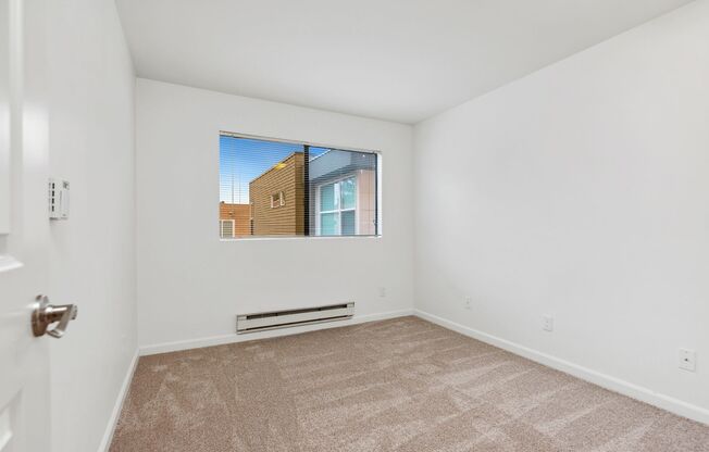 1 bed, 1 bath, 700 sqft, $1,595, Unit 1-203